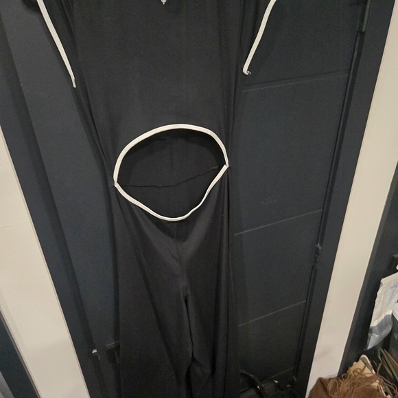 Black Jumpsuit with White Trim Free People Movement Pipe Dream Onsie Nwt Large - Picture 4 of 4